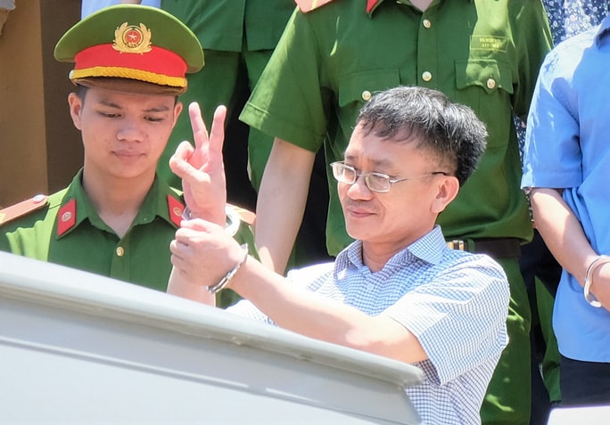 Cựu thượng tá công an trong vụ gian lận điểm thi ở Hòa Bình bị phạt 6 năm tù