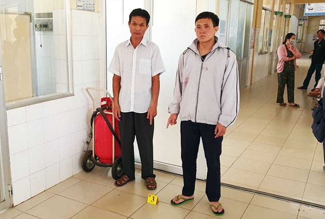 Khởi tố hai cha con hành hung bảo vệ và nhân viên điều dưỡng ở bệnh viện