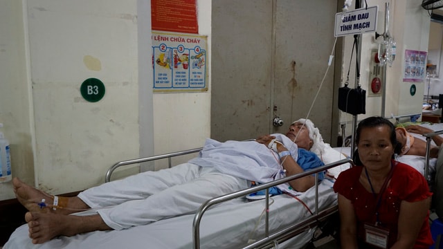 Người vợ bất lực cầu xin nhà hảo tâm cứu chồng nguy kịch vì u não