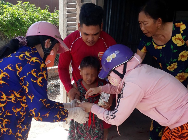 Bé gái 6 tuổi bị bố đánh đập dã man đã xuất viện