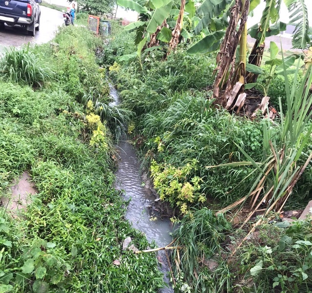 Bé trai 4 tuổi lọt xuống cống tử vong thương tâm