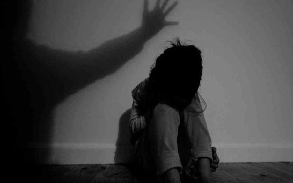 Án phạt nào dành cho thầy giáo hiếp dâm nữ sinh 12 tuổi ở TP. HCM?