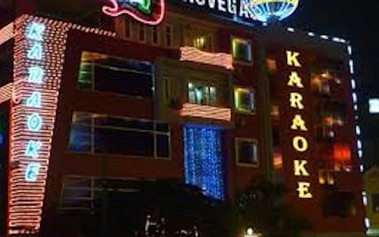 Hoả tốc: Hà Nội tạm dừng dịch vụ karaoke, quán bar, vũ trường từ 0h ngày 30/4