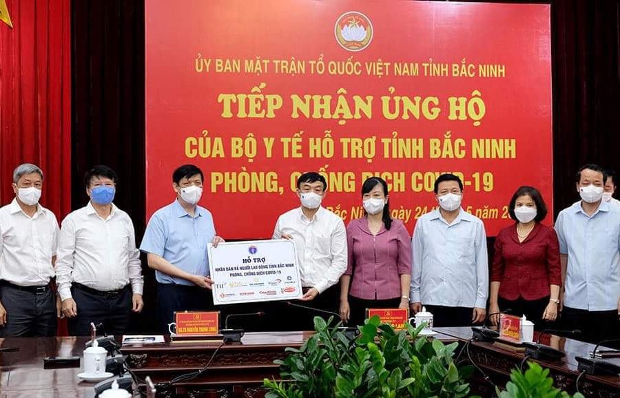 Bộ Y trưởng Bộ Y tế kêu gọi cả nước trợ giúp Bắc Ninh, Bắc Giang chống dịch COVID-19