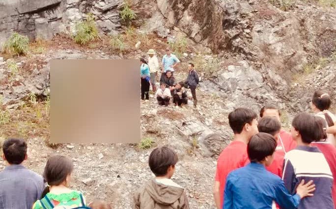 Bé gái rơi từ đỉnh núi cao 70m xuống tử vong thương tâm