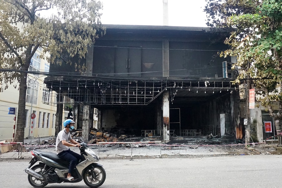 Hiện trường ám ảnh vụ cháy phòng trà khiến 6 người thiệt mạng