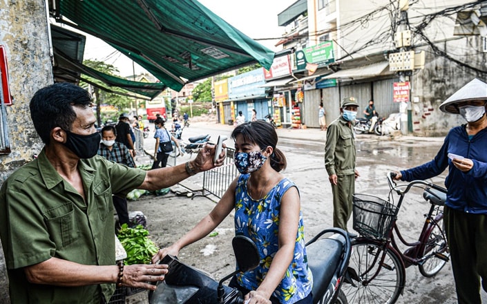 Ảnh: Chợ dân sinh đầu tiên ở Hà Nội phát thẻ đi chợ theo giờ