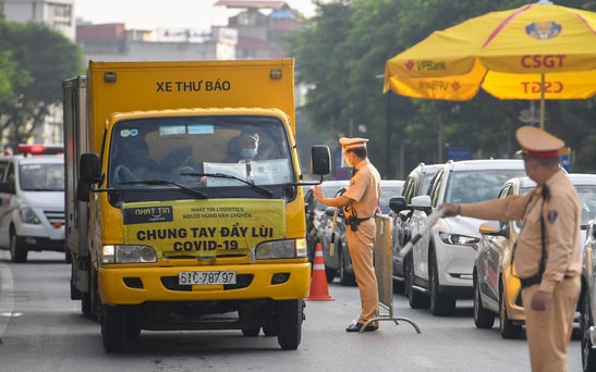 Từ 8/9, Hà Nội xử nghiêm người ra vào "vùng đỏ" không có giấy đi đường mới
