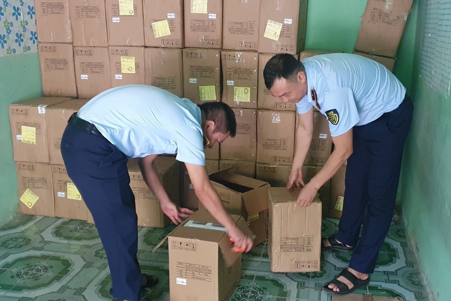 Tạm giữ 3.000 máy đo nồng độ oxy trong máu và nhịp tim không rõ nguồn gốc