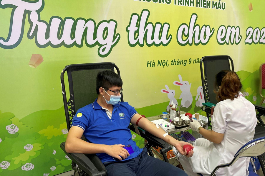 Nutricare trao tặng hơn 7.000 ly sữa cho bệnh nhi, huy động nhân viên tham gia hiến máu nhân đạo tại Viện Huyết học - Truyền máu Trung ương