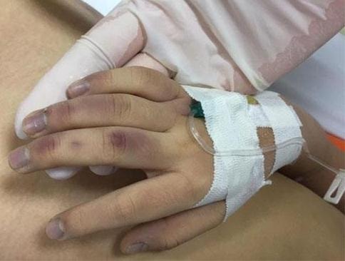 Khởi tố người bố bạo hành con gái 6 tuổi dẫn tới tử vong