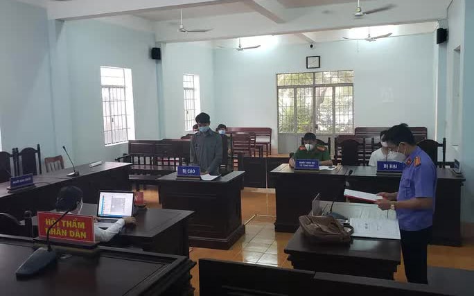 Đánh chiến sĩ trực chốt, nam thanh niên bị phạt 9 tháng tù giam