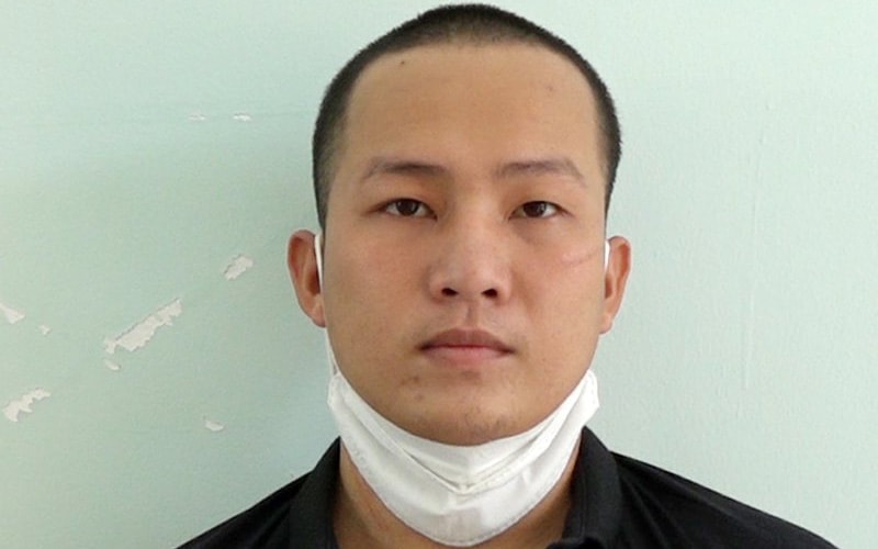 Tạm giam thanh niên tạt xăng đốt công an