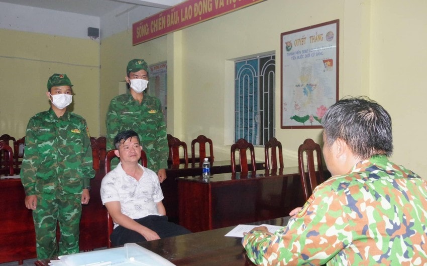 Long An: Bắt giữ người đàn ông vận chuyển hơn 6.000 gói thuốc lá lậu