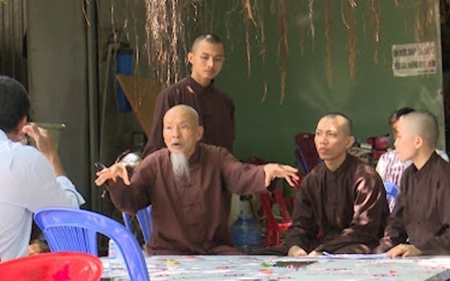 Lấy mẫu xét nghiệm ADN toàn bộ người trong Tịnh thất Bồng Lai