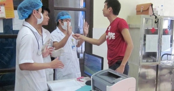 Tăng cường bảo đảm an ninh trật tự tại bệnh viện để ngăn chặn kịp thời các vụ hành hung nhân viên y tế