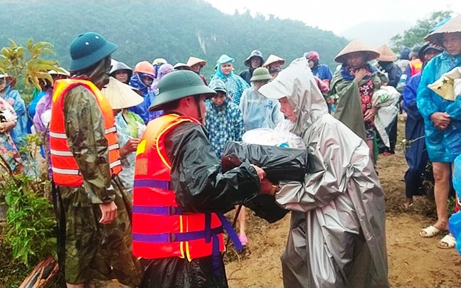 Những điều cần biết khi kêu gọi từ thiện ủng hộ miền Trung sau bão Noru