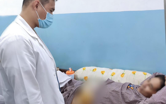 TP.HCM: Người đàn ông bị sốc nhiễm trùng, thủng đại tràng do xương cá