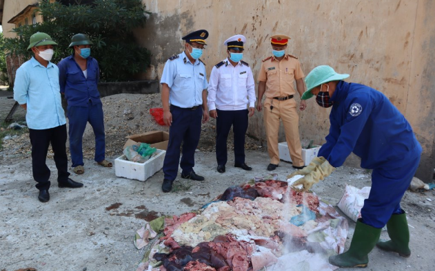 Phú Thọ: Tiêu hủy gần 1 tạ nội tạng lợn bốc mùi hôi thối