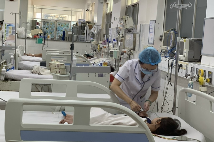 Hà Nội: COVID-19 'hạ nhiệt', nhiều dịch bệnh khác lại bùng phát mạnh