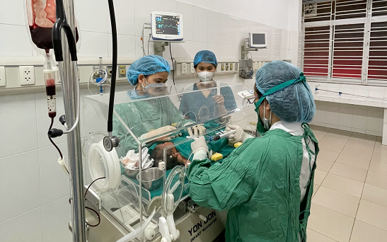 Hải Phòng: Thay toàn bộ máu cho trẻ 3 ngày tuổi bị vàng da