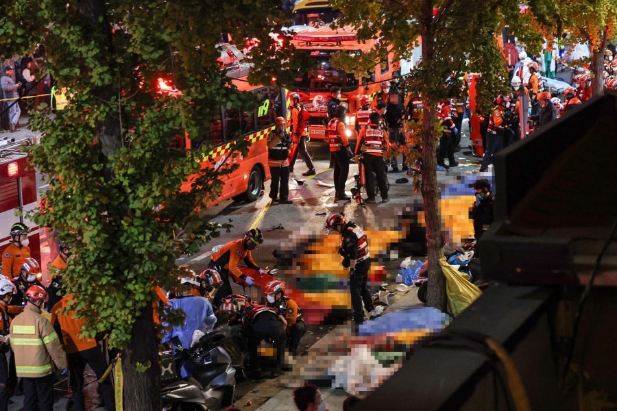 Từ thảm kịch giẫm đạp ở Hàn Quốc: Làm sao để an toàn trong đám đông hoảng loạn?