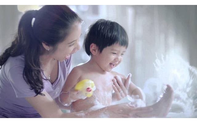 Những lưu ý khi tắm cho trẻ