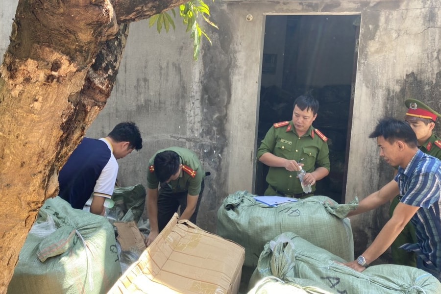 Bắc Ninh: Thu giữ 8.000 đôi giày giả mạo nhãn hiệu MLB, NIKE, Adidas