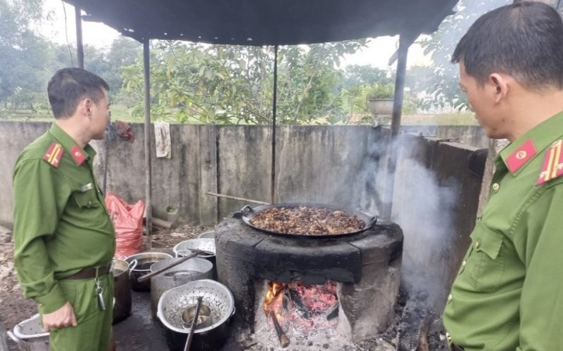 Hà Tĩnh: Thu giữ gần 1 tấn mỡ động vật không rõ nguồn gốc