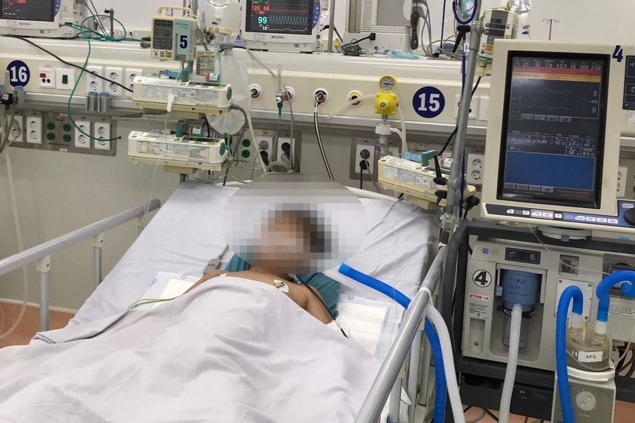 Bé trai nguy kịch vì uống nhầm thuốc cai nghiện Methanone