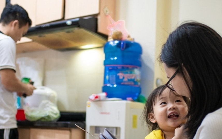 'Chóng mặt' vì lương 30 triệu đồng, chi phí nuôi con hết 1/3