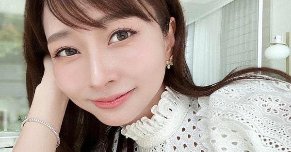 Làn da không tỳ vết ở tuổi 47 của 'phù thủy nhan sắc'