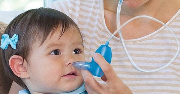 Bé 2 tuổi nguy kịch do thuốc nhỏ mũi, chuyên gia chỉ rõ nguy hiểm rình rập khi tự ý dùng thuốc nhỏ mũi cho trẻ