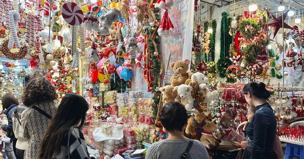 Thị trường Giáng sinh 2024 tấp nập trên mạng, nhộn nhịp trên phố