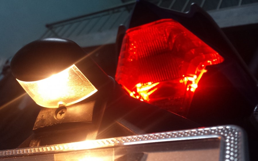 Xe không có đèn soi biển số có bị phạt không? Phạt bao nhiêu?