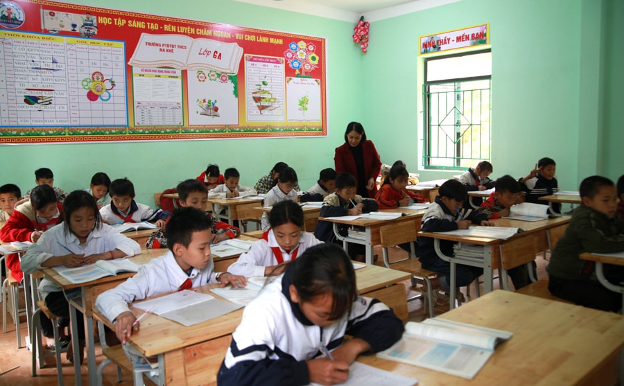 Nhiệm vụ và quyền của hiệu trưởng trường phổ thông dân tộc bán trú