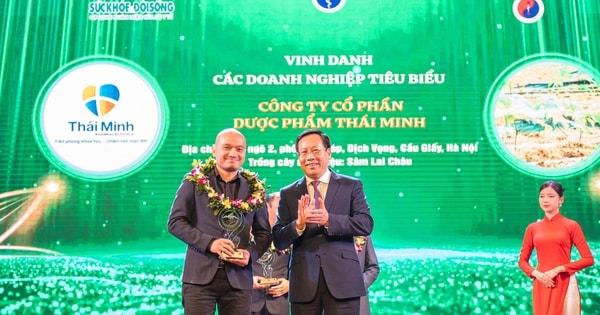 Chủ tịch HĐQT Dược phẩm Thái Minh xúc động khi được Vinh danh 'Vì sự phát triển dược liệu Việt'