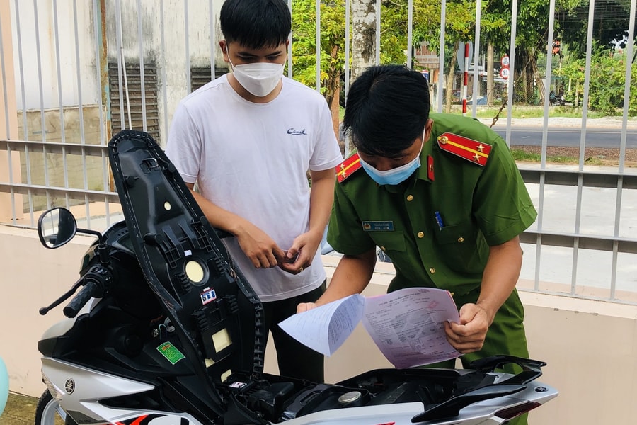 Thủ tục đăng ký xe lần đầu tại Công an cấp xã mới nhất