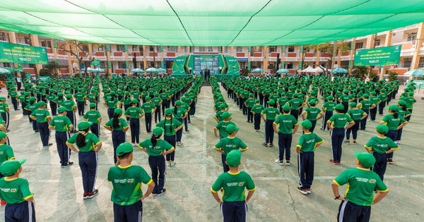 Cha mẹ tìm cách khuyến khích con tập thể thao