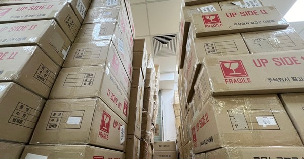 Đang livestream chốt hàng ngàn đơn mỹ phẩm, TPCN trong biệt thự, một kho hàng bị 'tóm gọn'