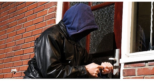 Hà Nội: Xôn xao thông tin cô giáo đột nhập nhà học sinh trộm cắp