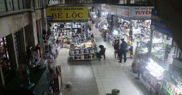 Tiểu thương khóc ròng khi Tết cận kề 'chợ vắng khách như Chùa Bà Đanh'