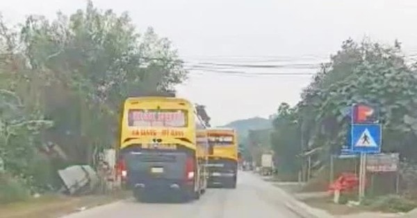 Tài xế xe khách chèn ép nhau trên QL2 bị phạt 2,5 triệu, tước GPLX 3 tháng