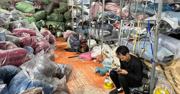 Gần Tết Nguyên đán, hàng loạt tiểu thương bị bắt quả tang kinh doanh hàng hóa vi phạm nhãn hiệu, không rõ nguồn gốc xuất xứ