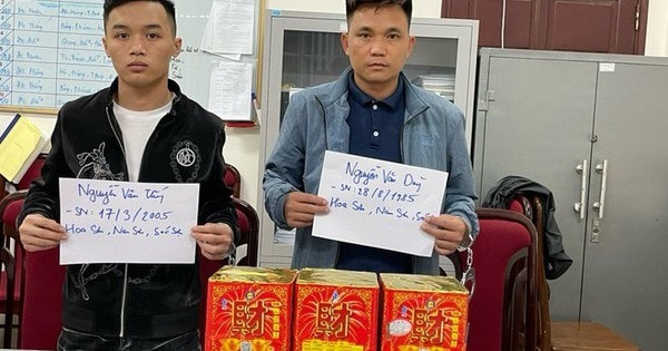 Bắt nhóm đối tượng buôn bán pháo hoa nổ ở Hà Nội