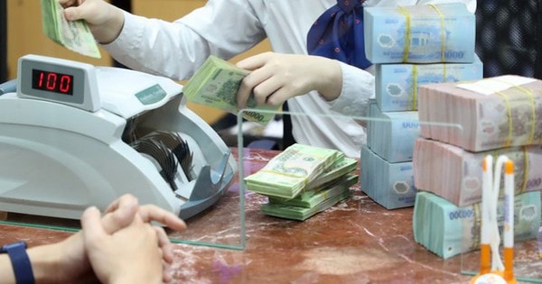 Loạt ngân hàng giảm lãi suất cho 'khách đặc biệt', không còn nhà băng nào có lãi trên 10%