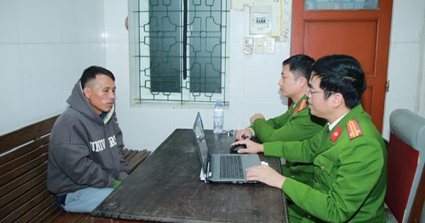 Mang dao vào cướp ngân hàng vì đánh bạc trên mạng