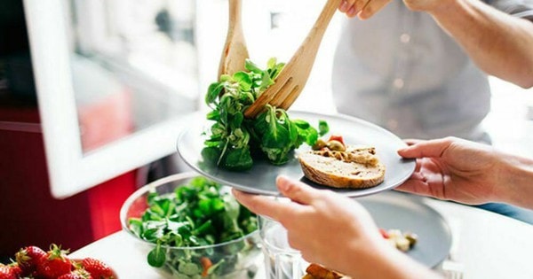 Bất ngờ 5 loại rau quả ngon nhưng không nên ăn buổi tối vì gây đầy bụng, khó tiêu, bất lợi cho đường tiêu hóa