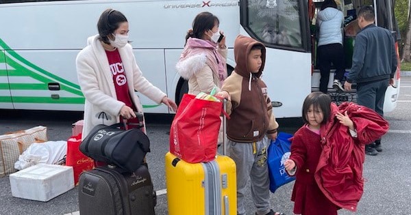 Hàng ngàn công nhân, lao động trở lại Hà Nội làm việc bằng những chuyến xe 0 đồng