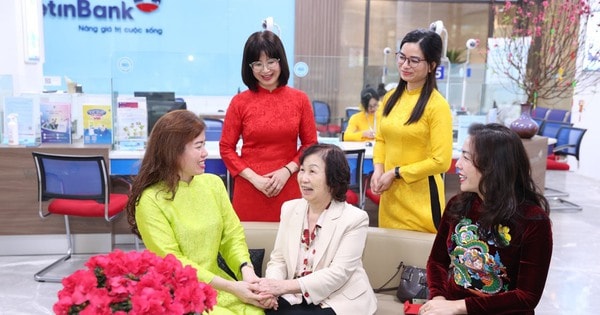 VietinBank Chi nhánh Thăng Long tưng bừng khai xuân đón khách